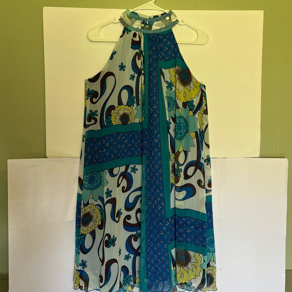 Kaelyn-Max lined chiffon style halter dress size medium